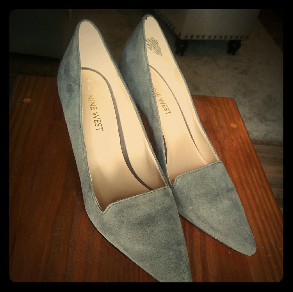 Nine West kitten heel grey suede stilettos